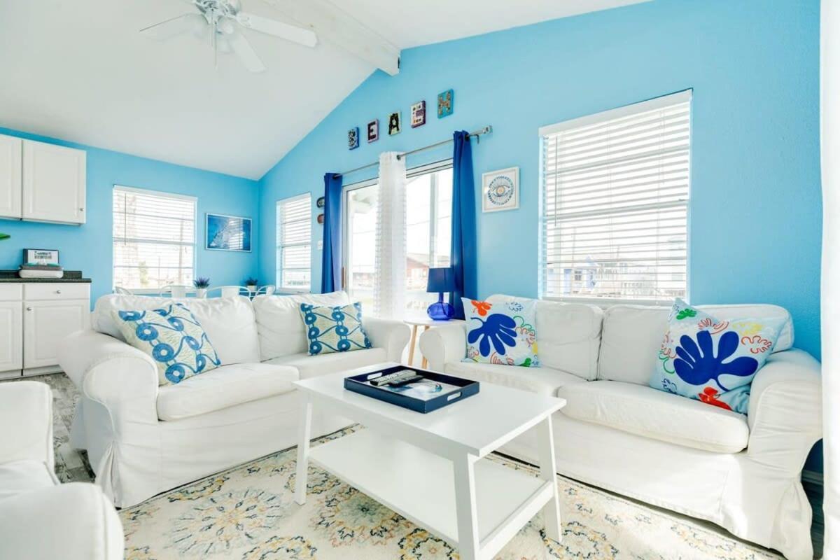 Fun In The Sun! Cozy Beach Pad, Gulf Views And Easy Access To The Sand! Surfside Beach Extérieur photo